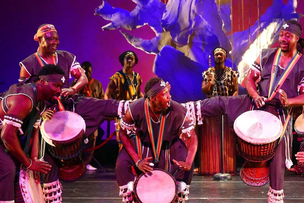 Wula Drum and Dance performers