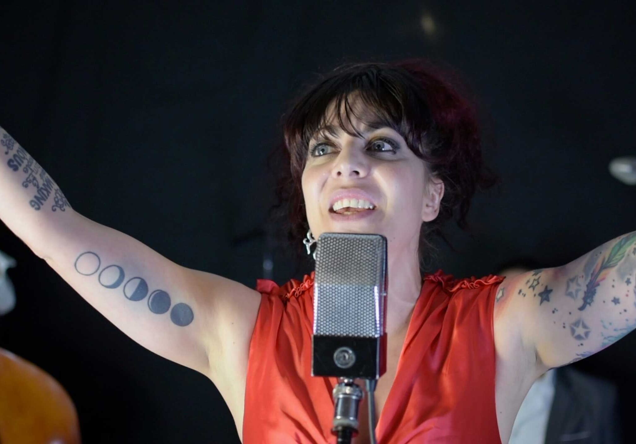 Cassie-Arms-Up