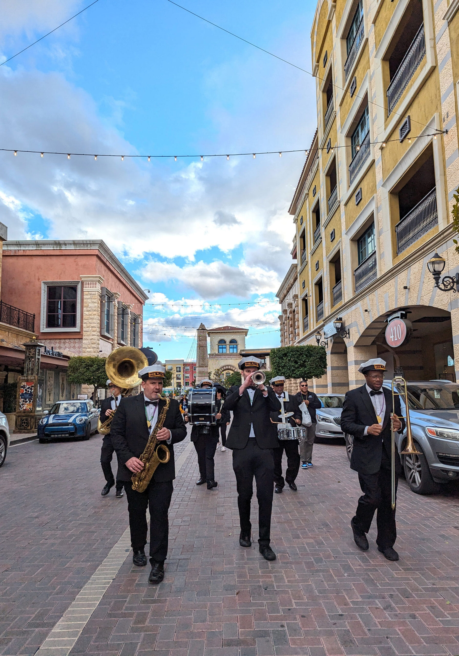 Dixie-Flats-Second-Line-Parade